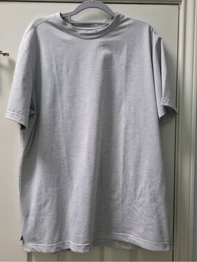 Mizzen+Main Men's Crewneck Tee in Light Gray